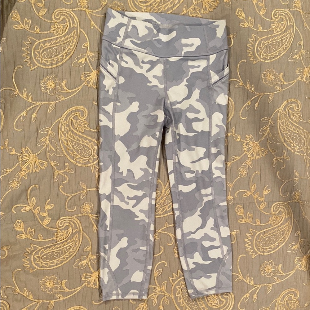 Grayish blue Camouflage Leggings. Girls size 7/8